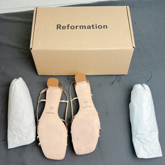 NEW! Reformation sally bow heels Size 7 - Picture 7 of 8